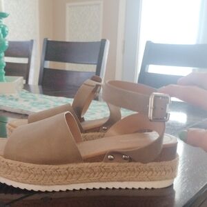 Tan Espadrilles with Ankle Strap and Platform Sole